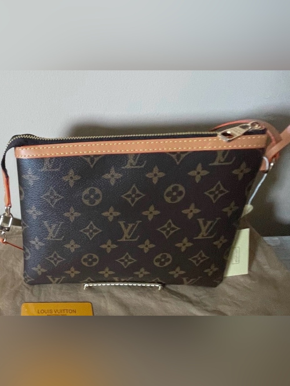 MAKE ME AN OFFER
Monogram Shoulder Bag. - Picture 3 of 6